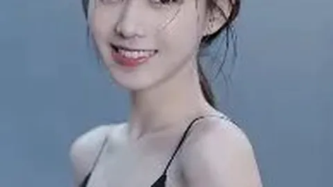 陈露公布对话记录，霍尊现身机场，父亲火风热情迎接